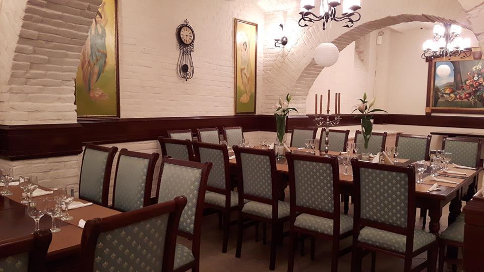 Hotel Royal クラヨーヴァ エクステリア 写真
