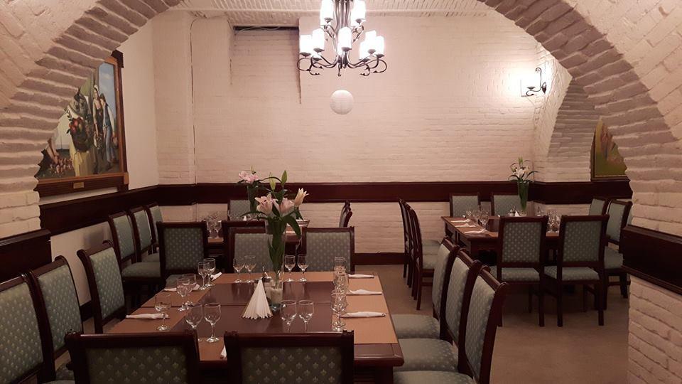 Hotel Royal クラヨーヴァ エクステリア 写真