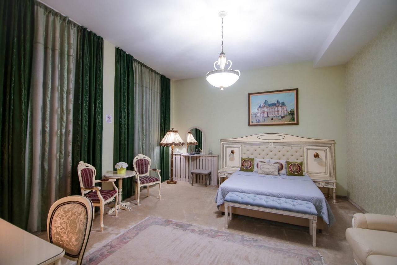 Hotel Royal クラヨーヴァ エクステリア 写真