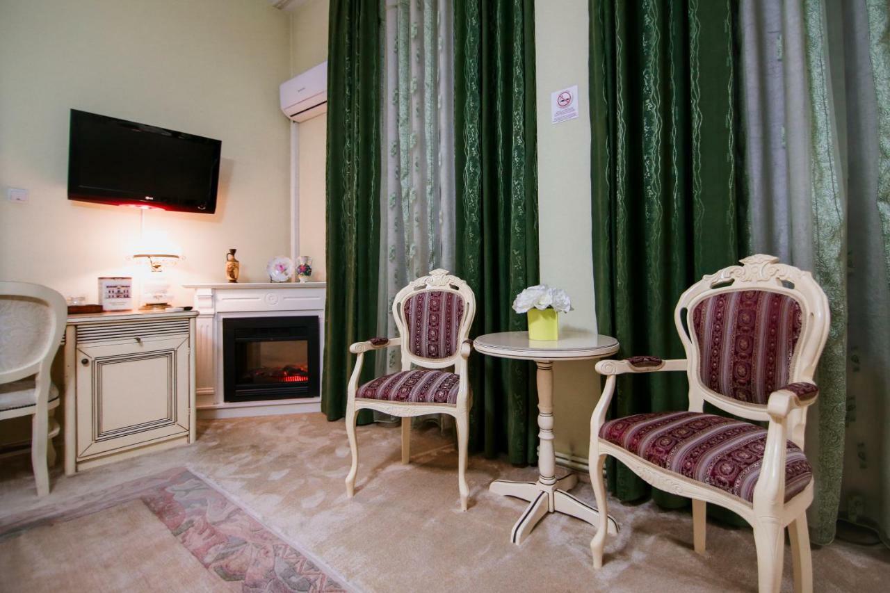Hotel Royal クラヨーヴァ エクステリア 写真